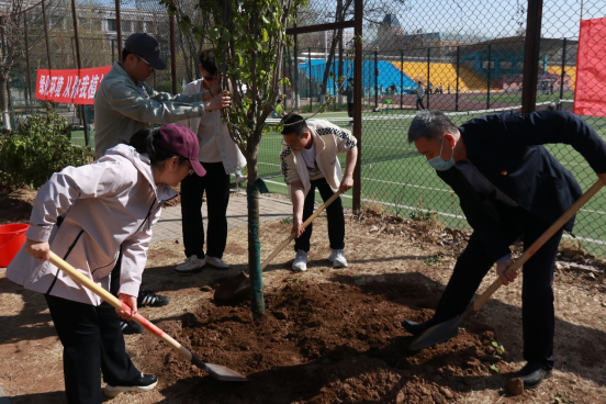 “植”此青绿 共“树”未来丨学校开展义务植树活动