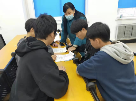 教师节专栏师德标兵赵雪东：坚守初心 温暖育人