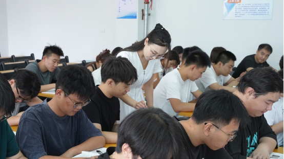 教师节专栏优秀教师胡美姣：以教学科研双驱赋能 书写辽宁理工机器人工程专业育人新答卷