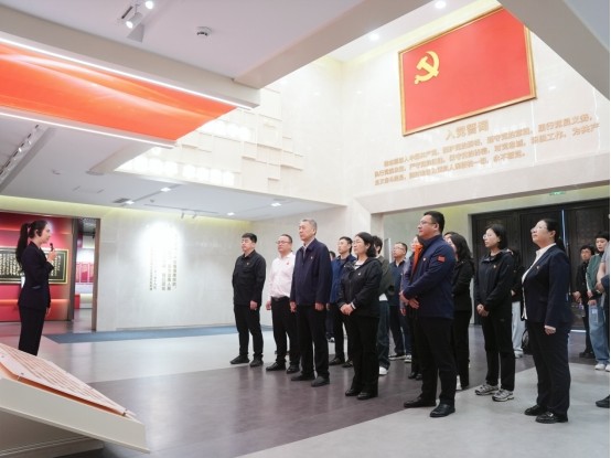 赓续苹果廉韵 筑牢育人初心|我校组织党员领导干部赴锦州廉洁文化教育基地参观学习