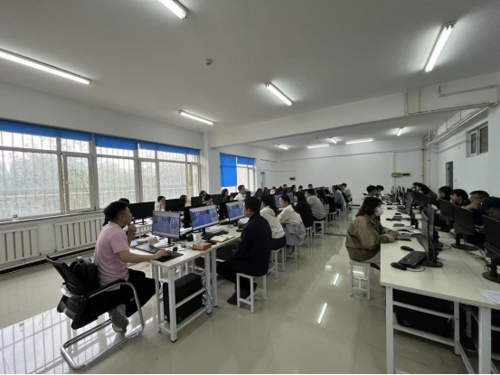 我校举办智慧课程建设实操工作坊 助力教师数字化教学能力提升