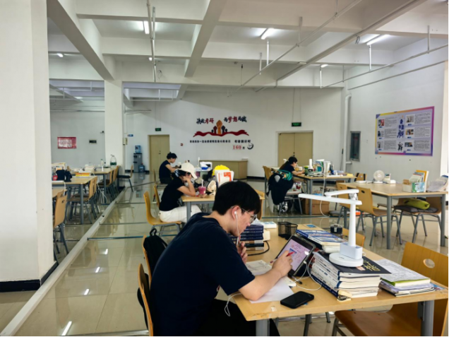 以境润心 以服育人—辽宁理工学院图书馆暖心护航学子考研逐梦路