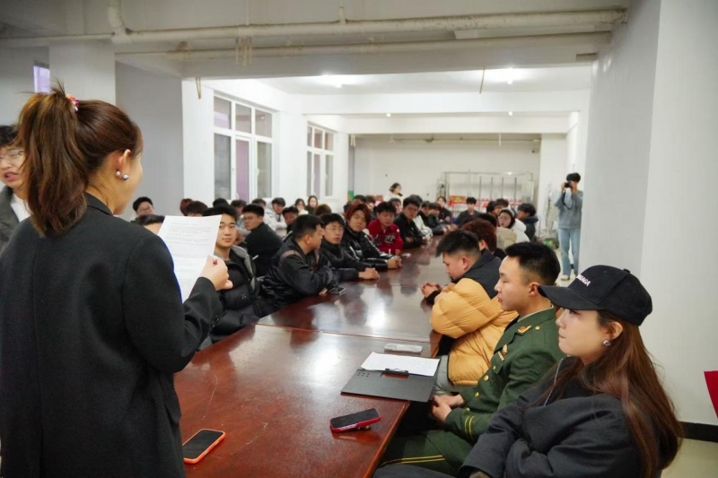 【一站式学生社区】汽车工程学院开展“英雄不朽 青春逐光”主题教育活动