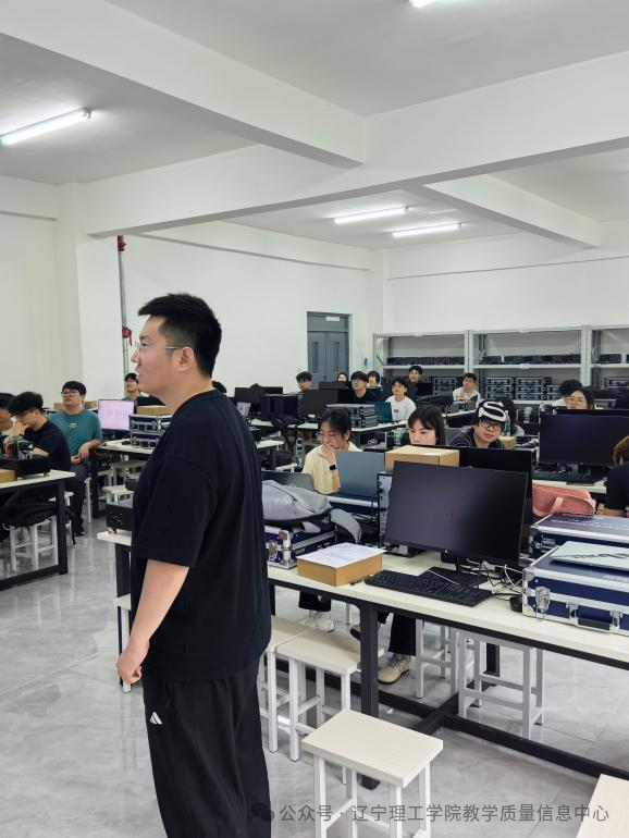 深耕实训课堂 聚力提质增效——新能源汽车工程专业开展《电机学》综合训练集体听课活动