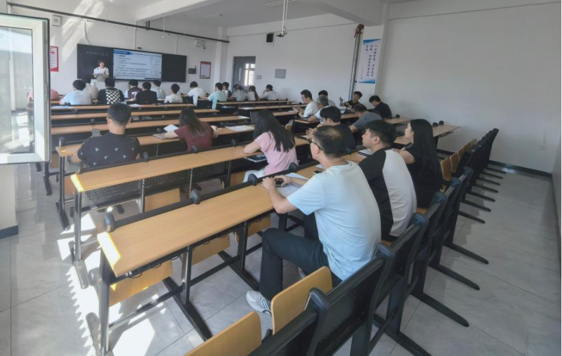 以课促研 互学共进 —— 新能源汽车工程专业开展课堂教学观摩活动